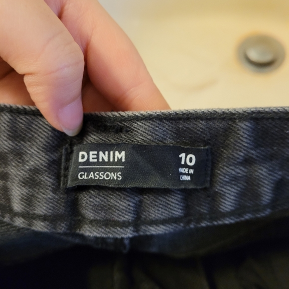 Glassons black ripped mom jeans - Picture 5 of 6